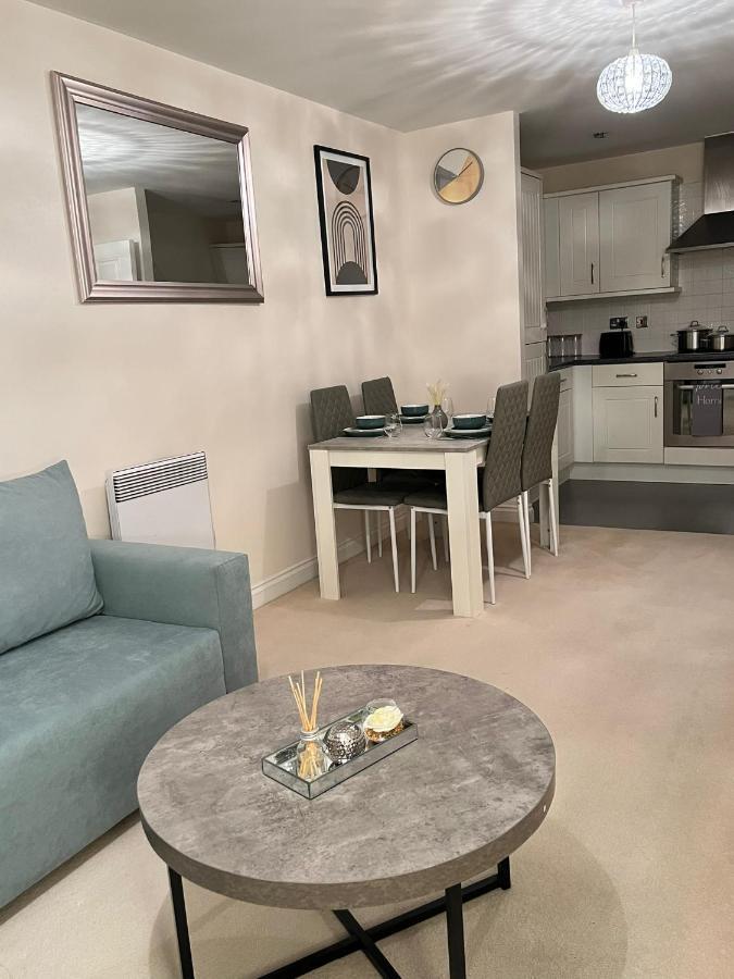Stylish Luxe Apartment Harlow Eksteriør billede