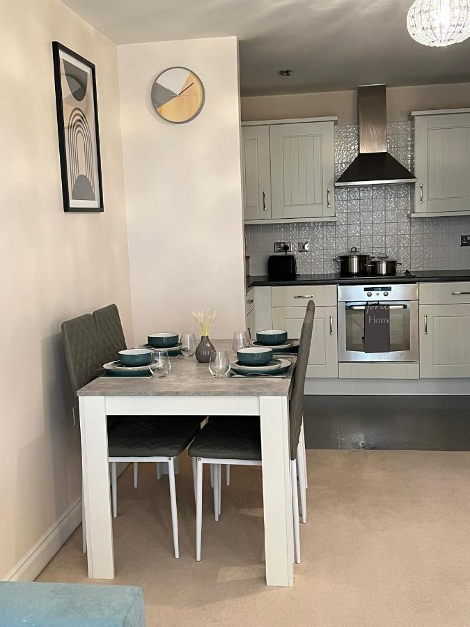 Stylish Luxe Apartment Harlow Eksteriør billede